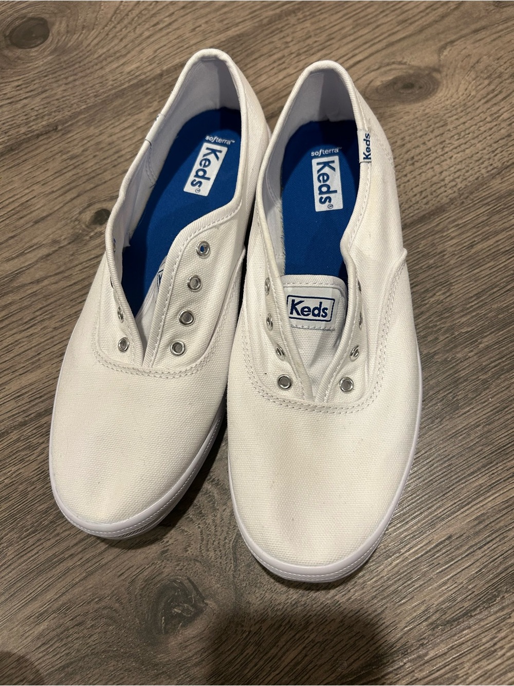 Keds Women’s White Canvas Classic Sneakers Size 7W
